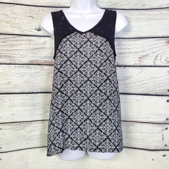 Maurices Women’s Navy White Damask Print Tank Top XS Lace Trim Sleeveless - Picture 1 of 7